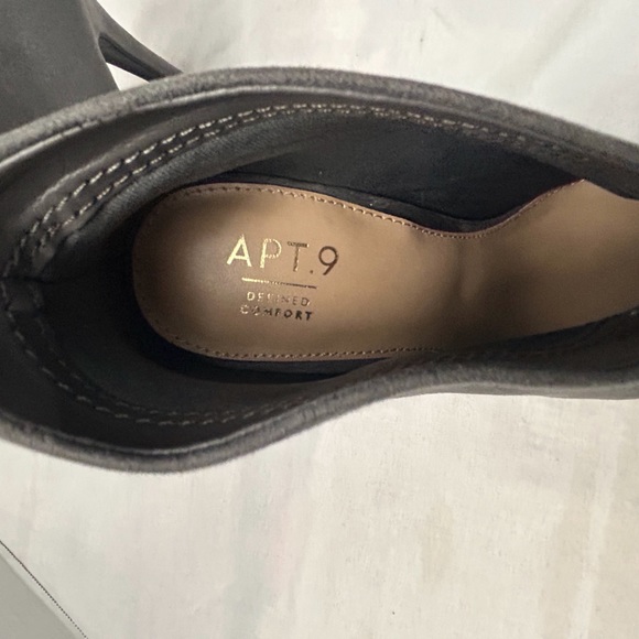 Apt 9 heels - Picture 10 of 11